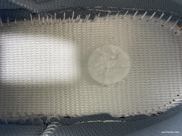 Yeezy V2 Sun GW0296 Adidas 700 Boost 0728